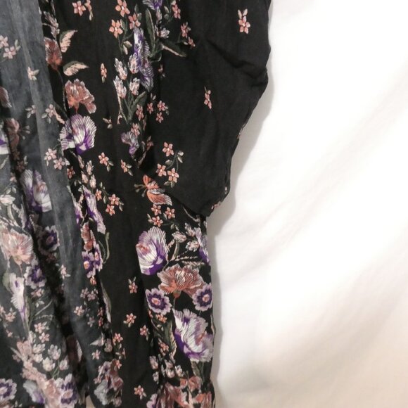 TORRID | 1/2 | Floral Open Front Kimono Jacket - Picture 7 of 16